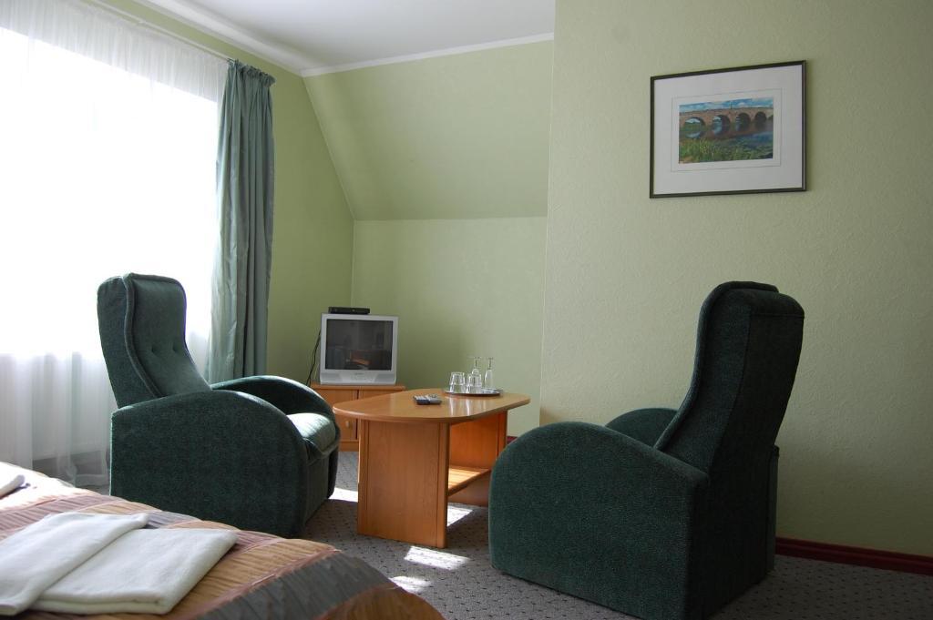 Hotel Pils Kandava Habitación foto