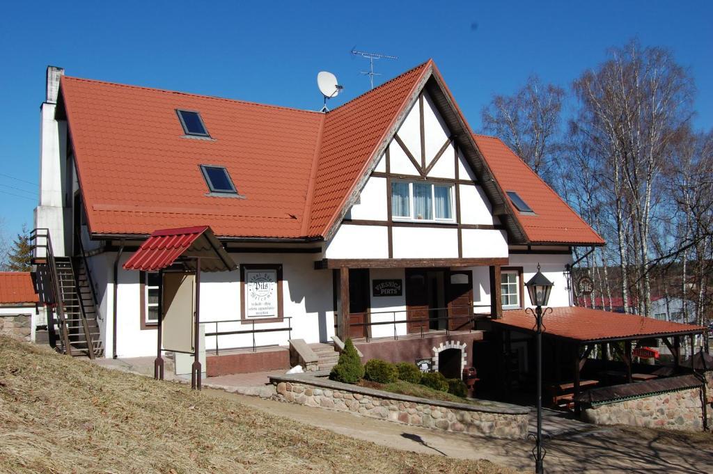Hotel Pils Kandava Exterior foto