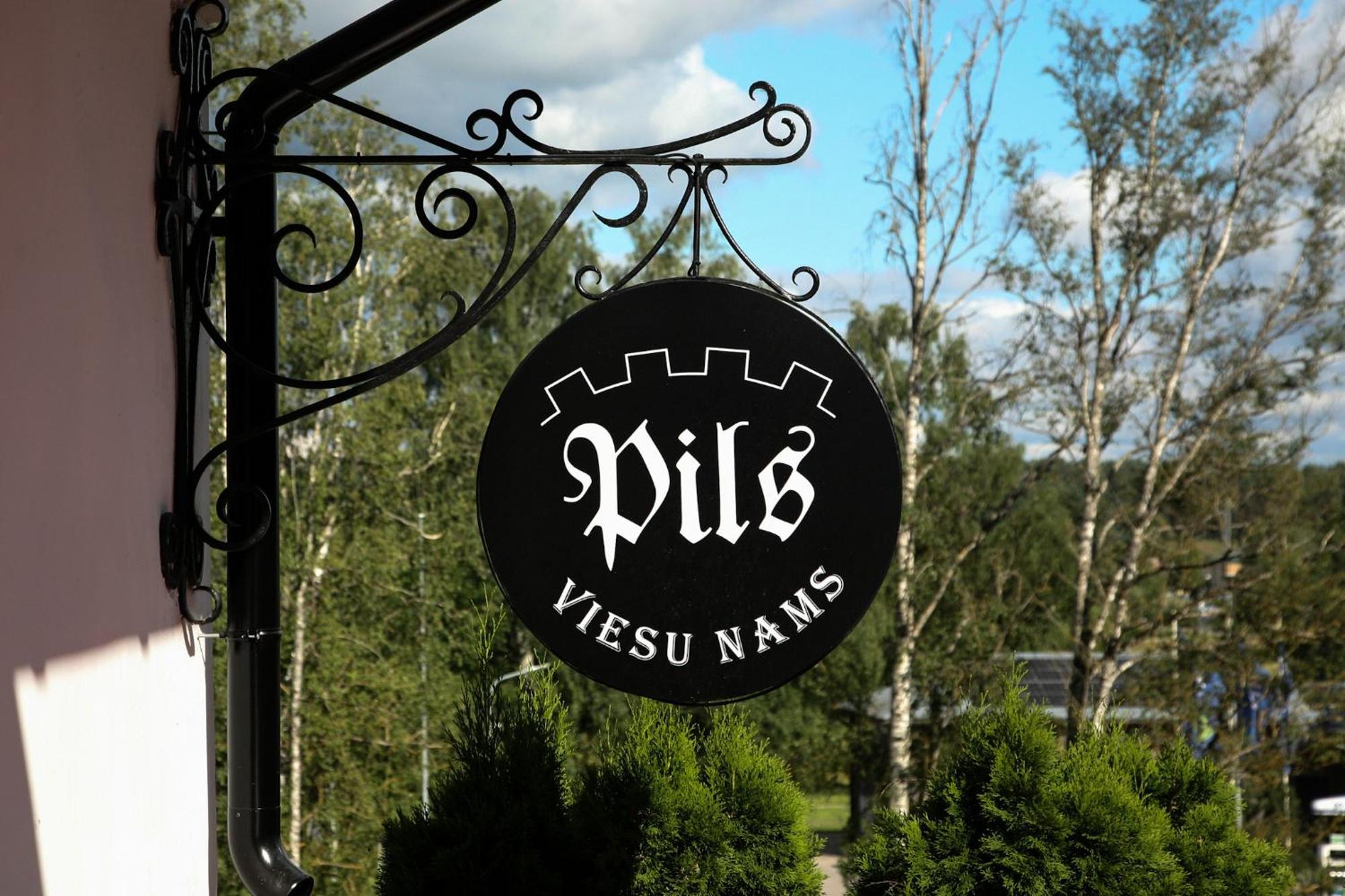Hotel Pils Kandava Exterior foto