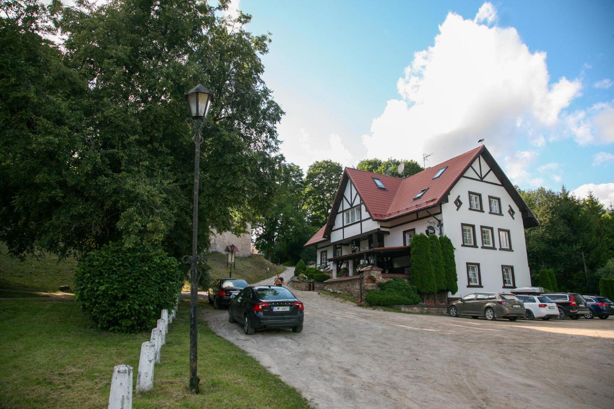 Hotel Pils Kandava Exterior foto